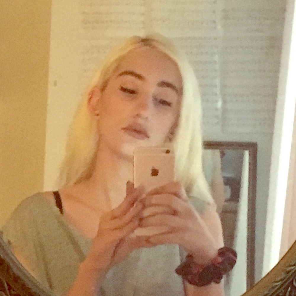 Meet your Posher, Emma